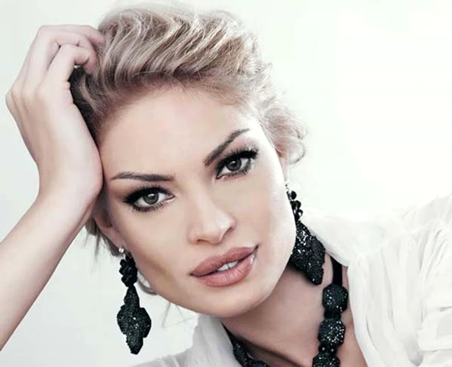 
    Valentina Pelinel este în culmea fericirii de când a aflat că va deveni mămicăFOTO: Arhiva personală  