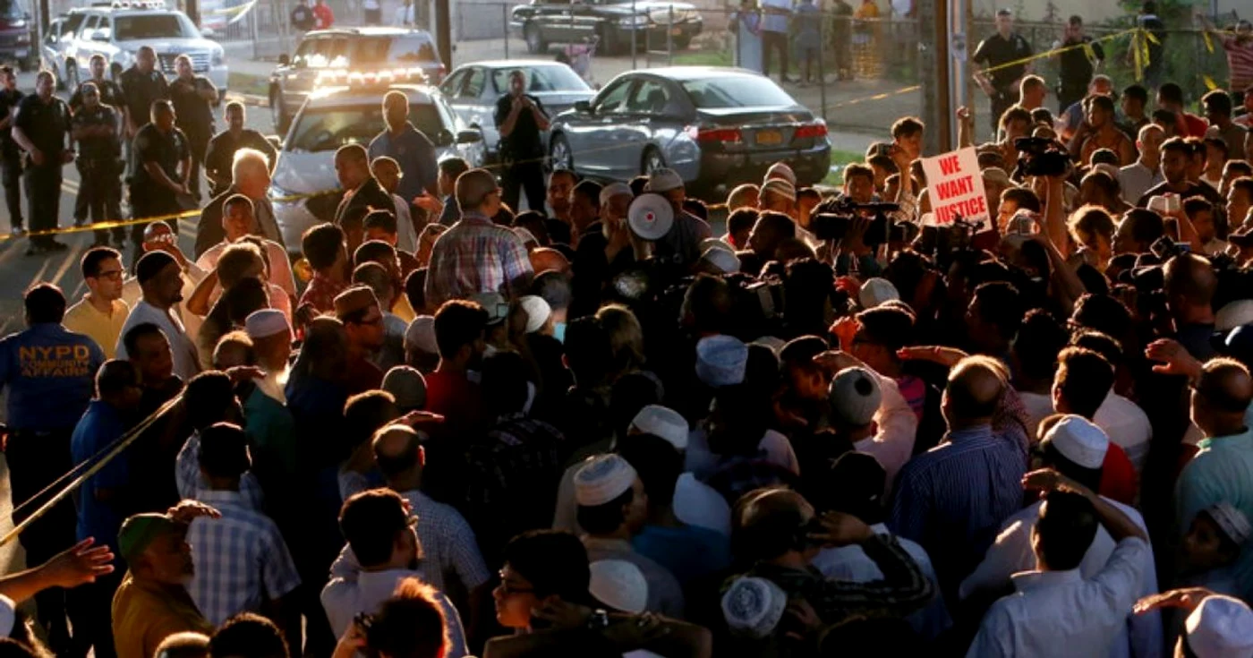 Protest faţă de uciderea imamului FOTO New York Times