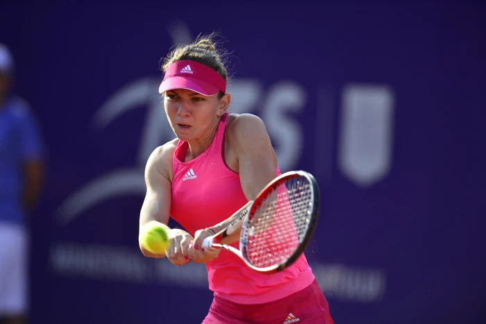 Simona Halep a fost învinsă pentru a cincea oară de Şarapova. FOTO: Eduard Enea