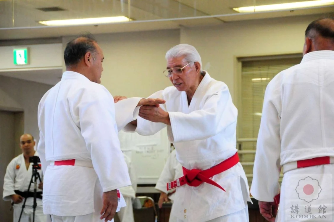 Matsushita Saburo (centru). Foto: Federaţia Internaţională de Judo (www.ijf.org)