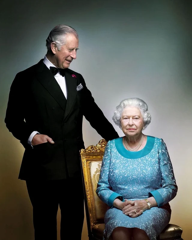 Regele Charles al III lea si mama sa, Regina Elisabeta a II a jpg