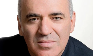 „Putin joacă poker, la cacealma şi intimidare“ – interviu cu Garry KASPAROV jpeg