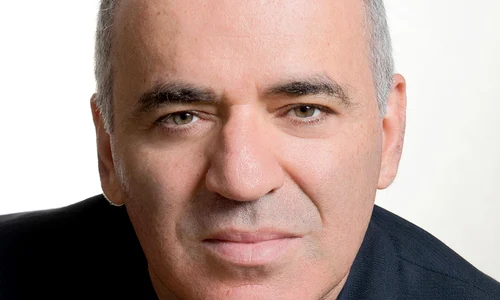 „Putin joacă poker, la cacealma şi intimidare“ – interviu cu Garry KASPAROV jpeg