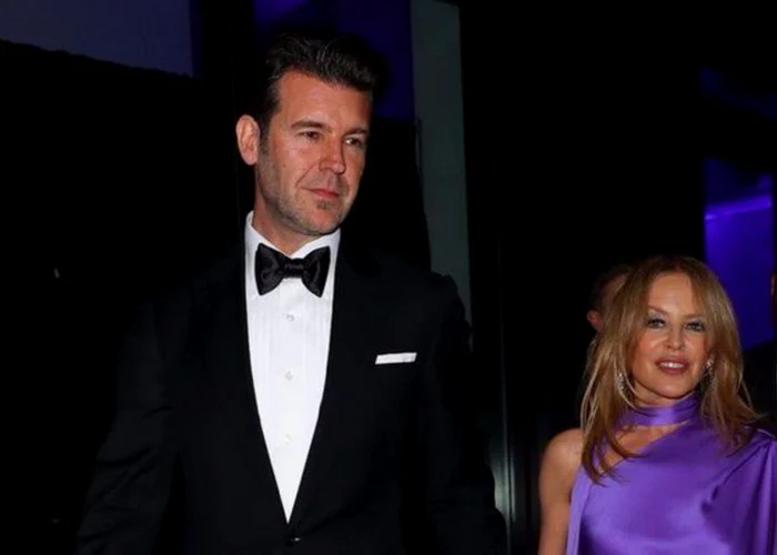 Kylie
Minogue şi  Paul
Solomons. Foto: Profimedia