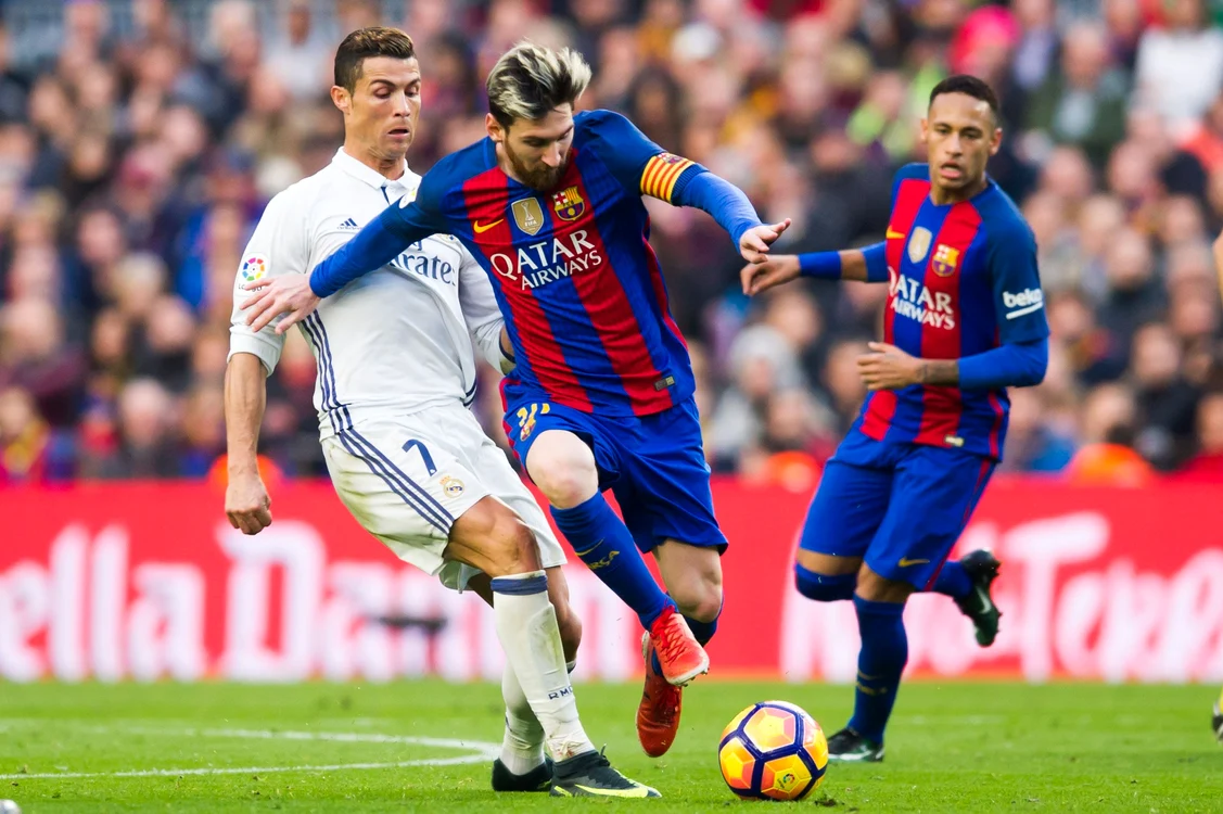 
    Între 2009 și 2018, Cristiano Ronaldo și Lionel Messi au animat duelurile dintre Real Madrid și Barcelona pentru titlul de campioană a SpanieiFoto: Guliver / GettyImages  