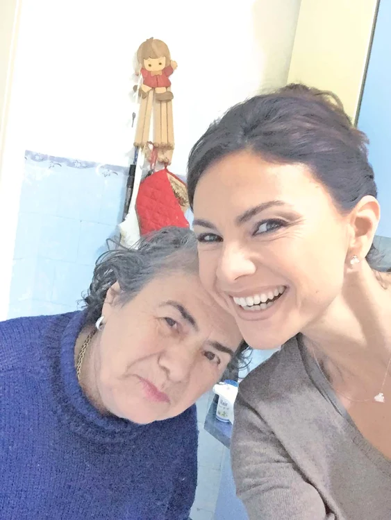 Ramona a pregătit masa de Paşte alături de mama ei, Liana