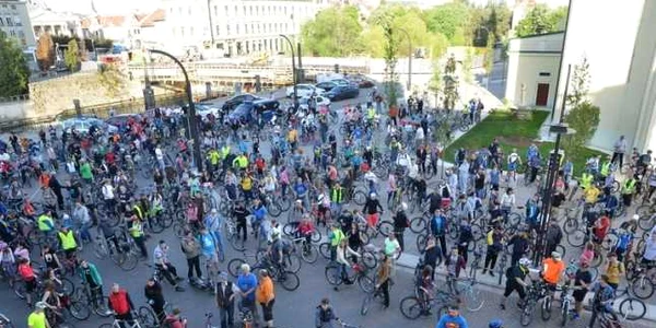 Critical Mass Foto-Claudia Bonchis