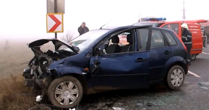 Autoturismul vrânceanului a fost grav avariat în urma accidentului                                FOTO: Iulian Bunilă