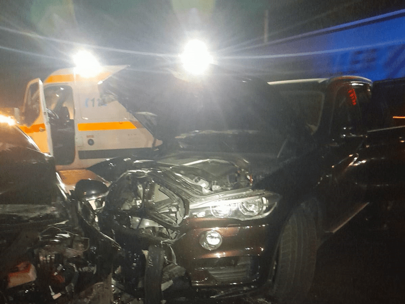O persoană a murit şi alte trei au fost rănite într-un accident cumplit produs pe E 70