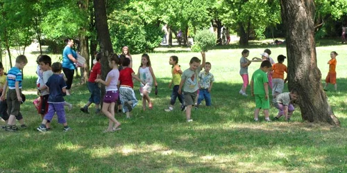 Prima serie de şcolari pleacă în tabere pe 27 iunie. Foto arhivă