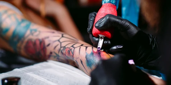 tatuaj FOTO Shutterstock