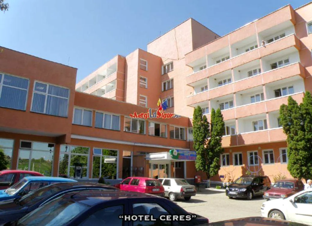 Acesta este Hotelul ”Ceres” din Oradea 1 Mai 