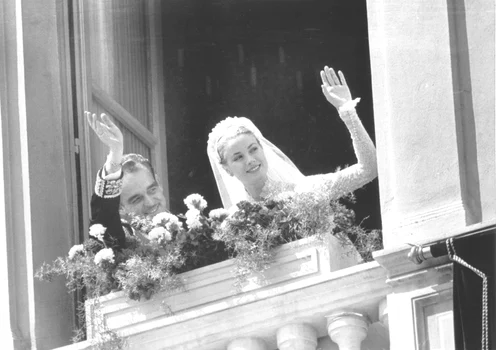 Grace Kelly, în ziua nunții, alături de soț, Prințul Rainier