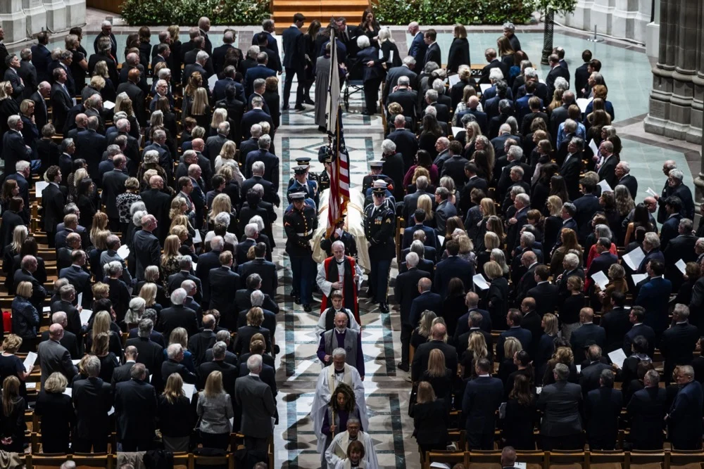 Donald Trump nu a fost invitat la funeraliile vicepreședintelui republican Dick Cheney. Cine a participat