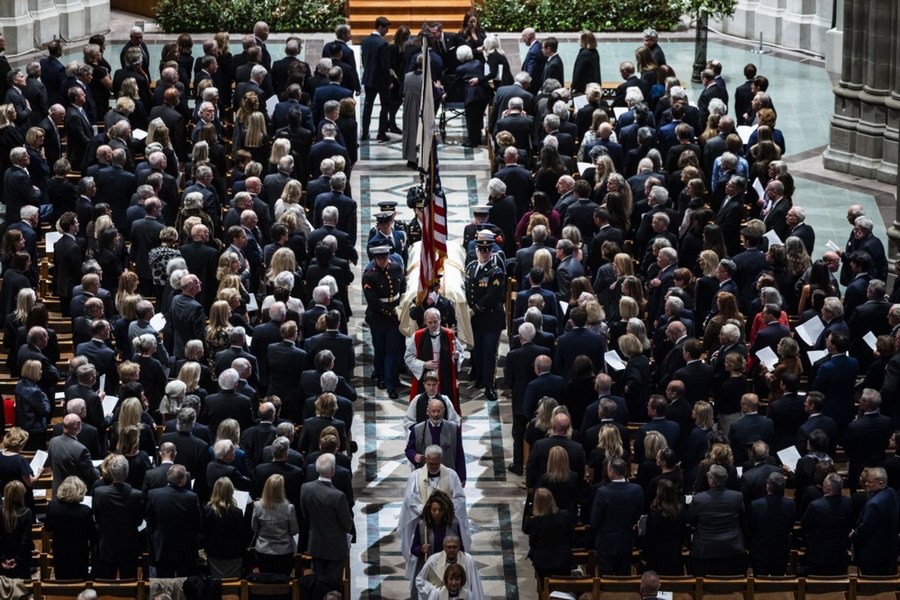 Donald Trump nu a fost invitat la funeraliile vicepreședintelui republican Dick Cheney. Cine a participat