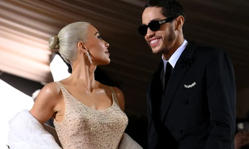 Kim Kardashian si Pete Davidson (3) jpg