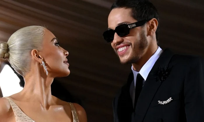 Kim Kardashian si Pete Davidson (3) jpg