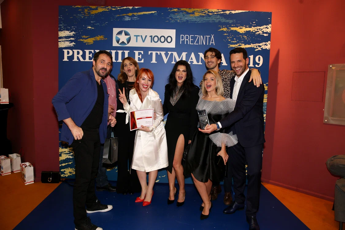 Echipa serialului «Vlad»  a primit luni seară trofeul  «Cel mai bun serial în 2019» 