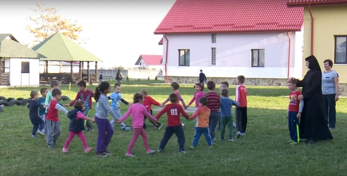 maica pentru copii foto tvr