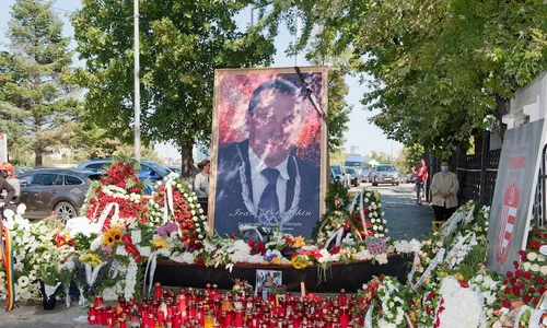 6 principele radu la catafalcul lui ivan patzaichin de la clubul dinamo 1 jpg jpeg