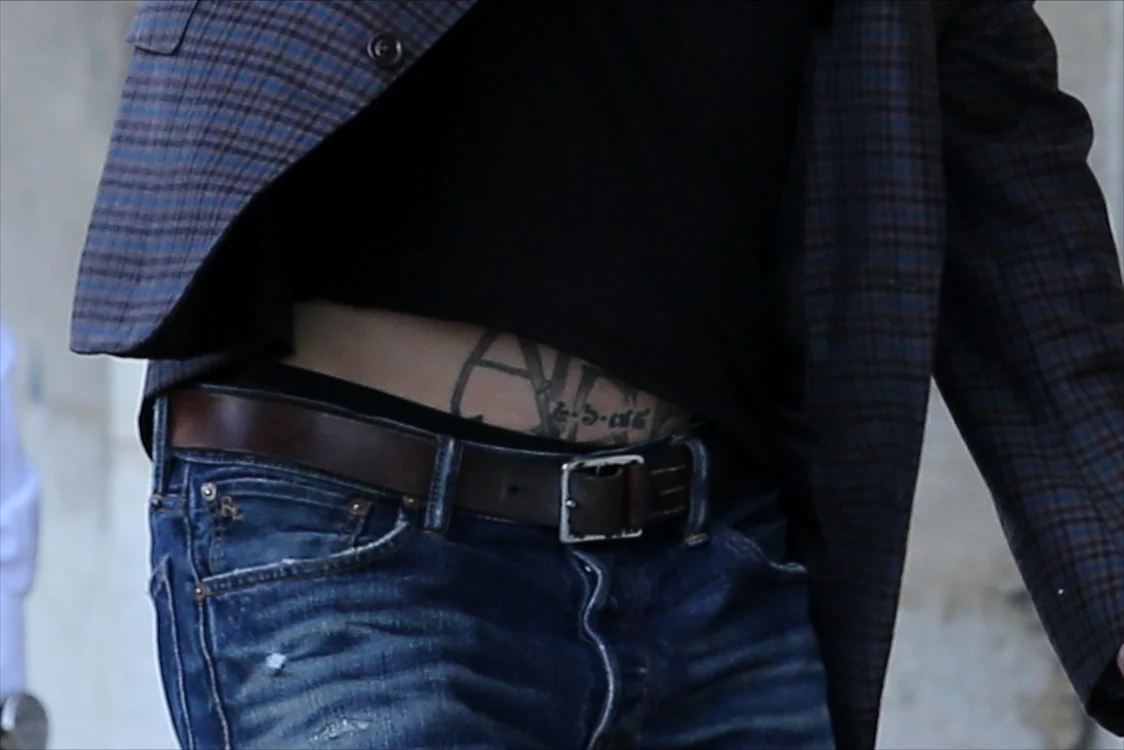 Brad Pitt și-a tatuat pe burtă ziua de naștere a Angelinei Jolie
