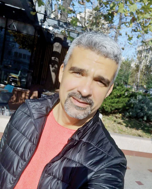 Aurelian Temişan  (47 de ani)