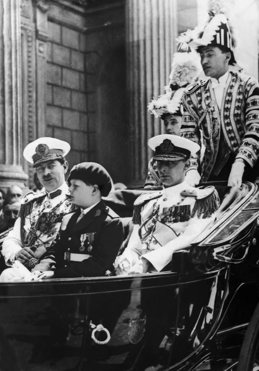 Regele Carol I de România prinţul Mihai şi principele Nicolae în 1931 FOTO Guliver / Getty Images / Keystone-France / Gamma-Keystone