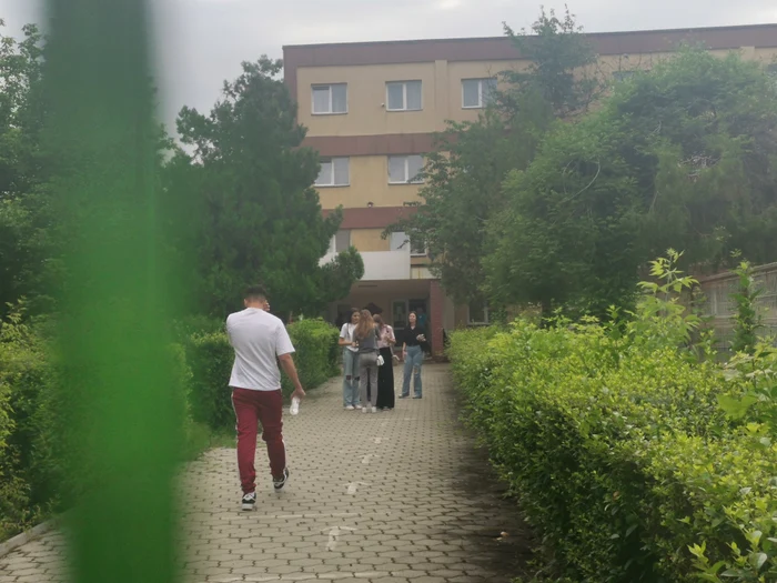 candidati-bac 2025-in-curtea-scolii -slatina-foto alina mitran