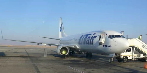 avion boeing 737 UTair FOTO wikimedia.org