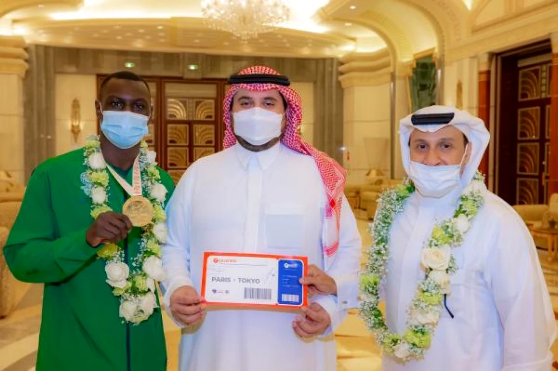 Hamedi (stânga), un erou în Arabia Saudită