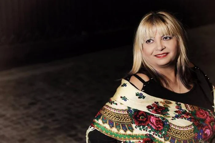 
    Nuami Dinescuare o nouă emisiune la Tvr 2 Foto: Arhivă personală  