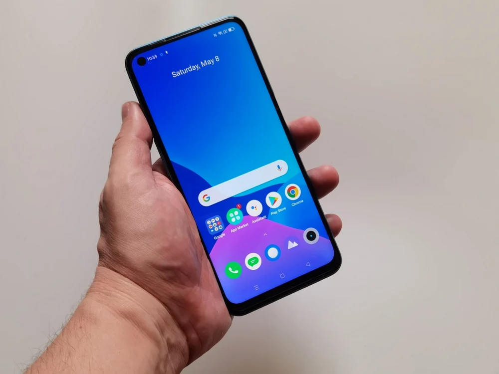 Realme 8 5G. FOTO Adrian Pogîngeanu