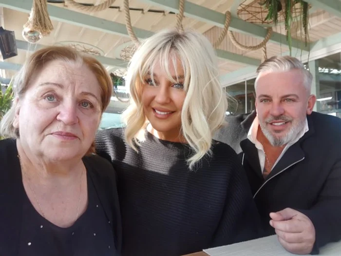 Tania Budi e bucățică ruptă din mama eifoto: Facebook