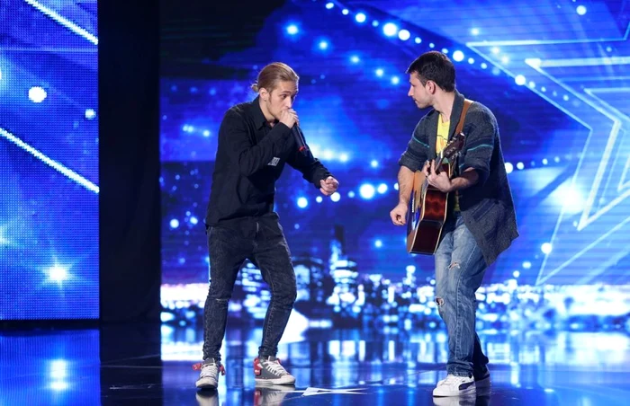 Mix-ul de beatbox şi chitară, adus pe scenă la
preselecţii de trupa One life studio, a cucerit publicul şi juraţii FOTO Pro TV