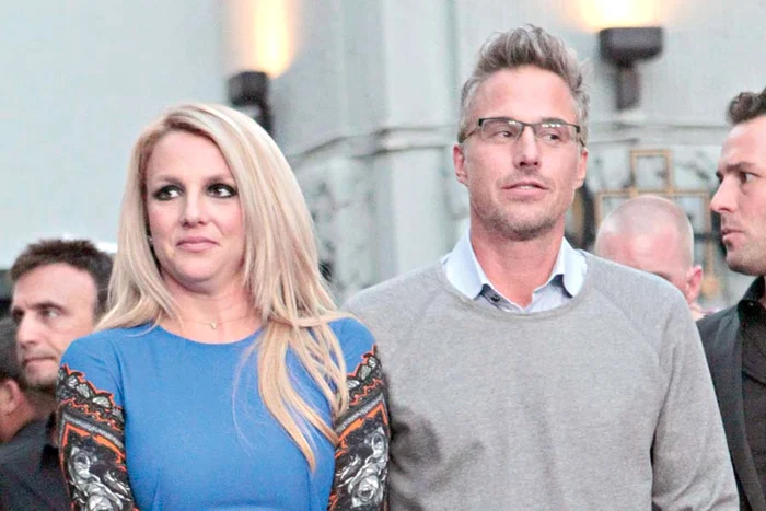 Katie Holmes face Crăciunul cu fiica