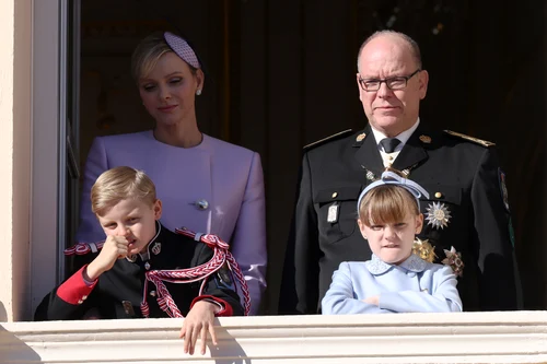 Prinții Jacques și Gabriella de Monaco, la balcon
