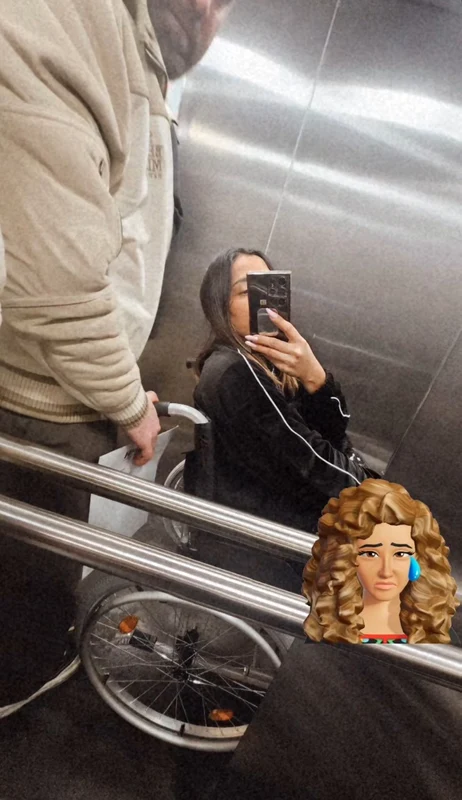 Bella Santiago, în scaun cu rotile, Instagram jpg