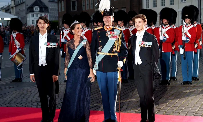 Printul Joachim al Danemarcei si familia   Keld Navntoft, Kongehuset (3) jpg