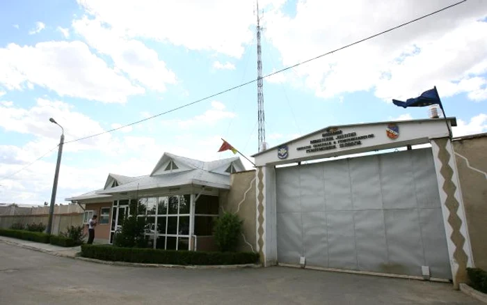 Elevii vor fi închişi după gardurile falnice ale penitenciarului