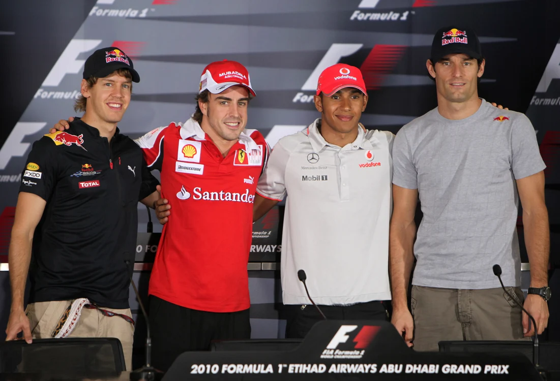 
    Vettel, Alonso, Hamilton și Webber se luptă pentru titlul mondial la Abu Dhabi  