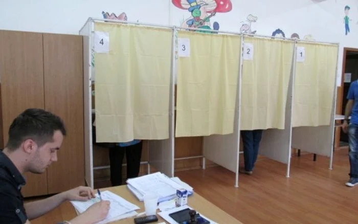 Românii votează pe 10 noiembrie FOTO Adevărul