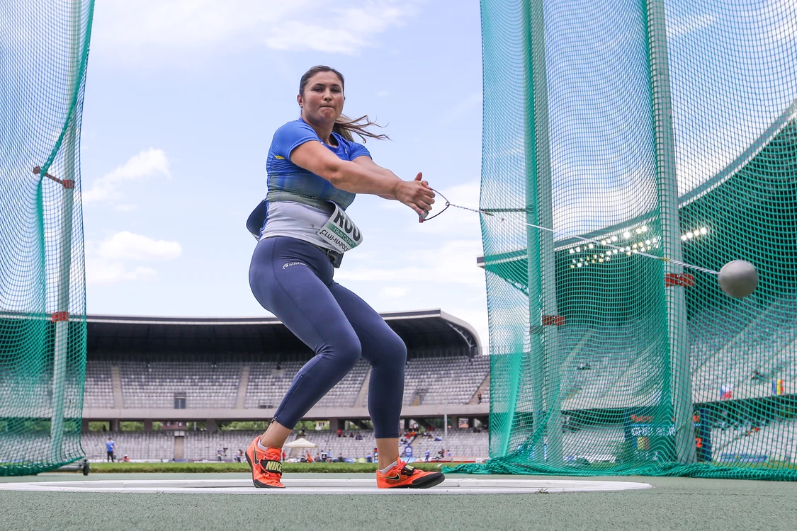 
    Bianca Ghelber se va lupta pentru medalia olimpică la aruncarea ciocanuluiFoto: Guliver / GettyImages  