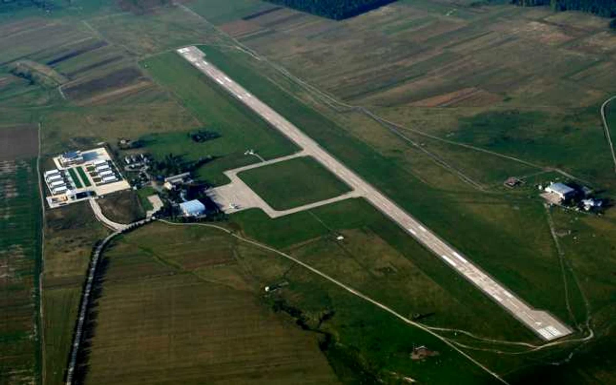Pe Aeroportul "Ştefan cel Mare" Suceava vor ateriza din nou avioanele TAROM. FOTO: crainou.ro