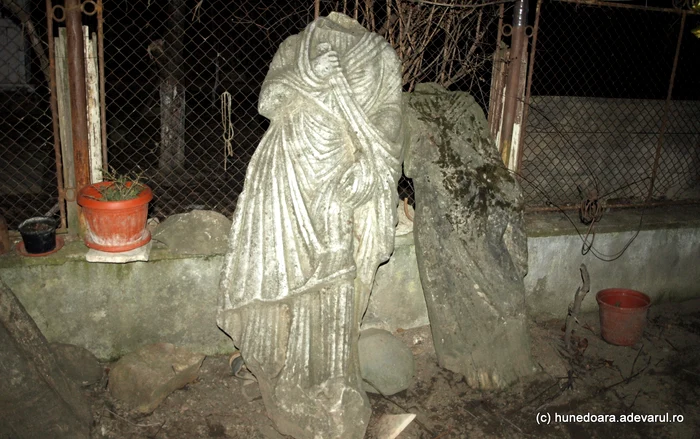 Statuetele descoperite în vechiul sat Cinciș Foto: Daniel Guță. ADEVĂRUL
