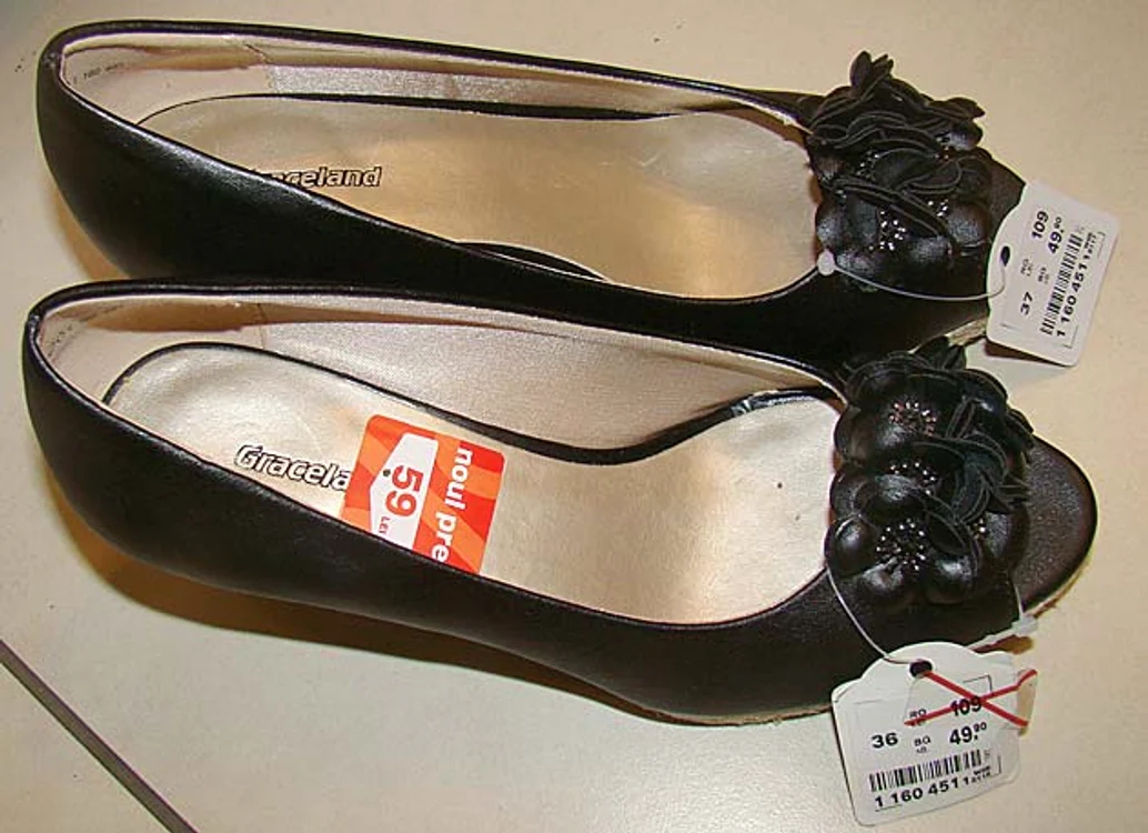 Sandale decupate: de la 109 lei la 59 lei Magazin Deichmann
