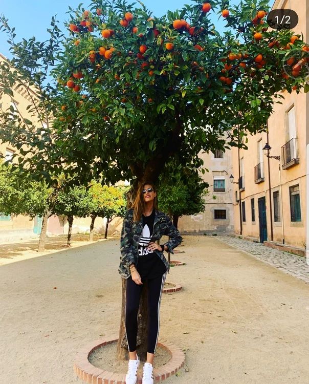 Gabriela Prisăcariu se bucură de soarele din Barcelona