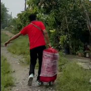 Muncitor din Nepal FOTO Captura Video TikTok png