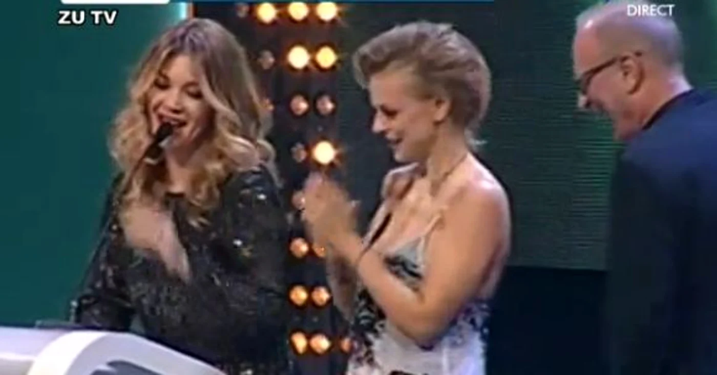 Jojo şi Gina Pistol la ZU Music Awards. (captură video)