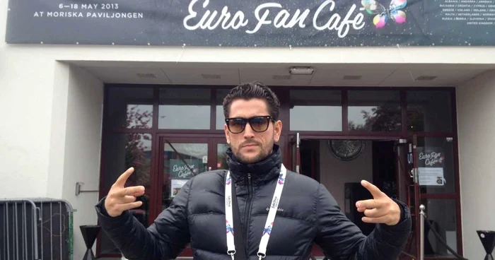 Cezar Ouatu, pregătit să intre la EuroFan Café FOTO TVR
