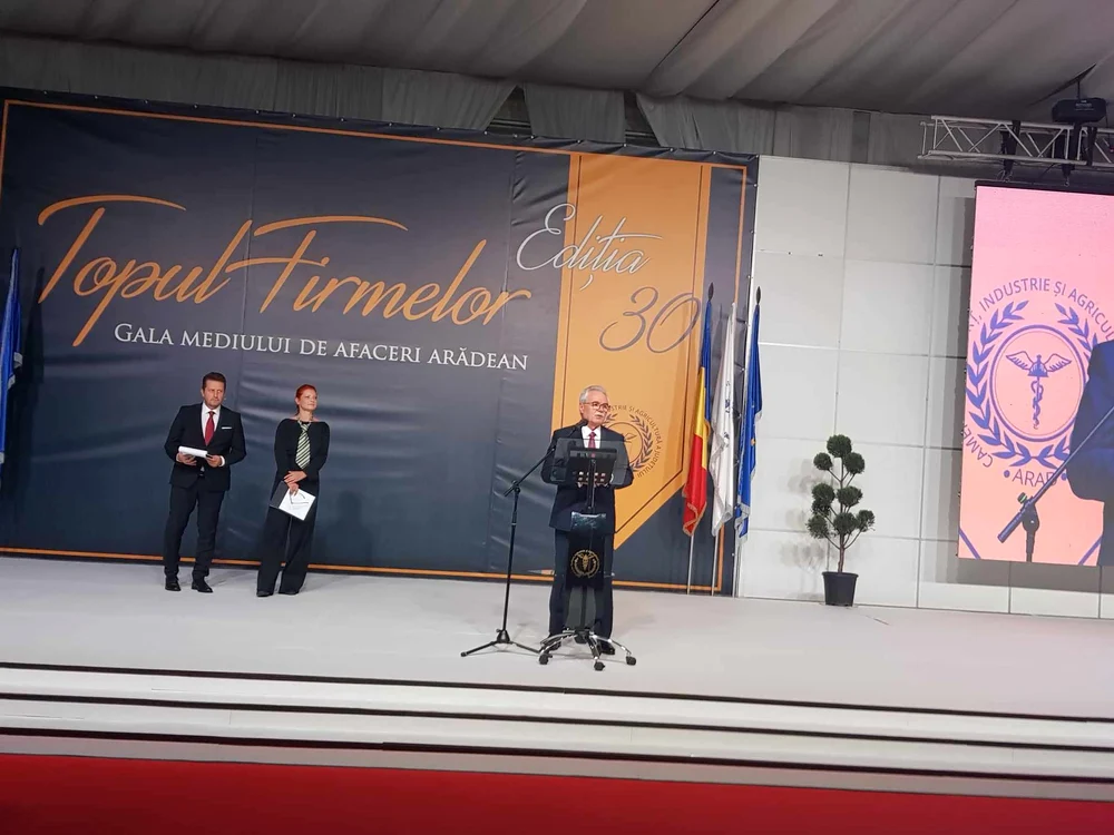Gheorghe Seculici a felicitat tot premiații FOTO Claudia Untaru